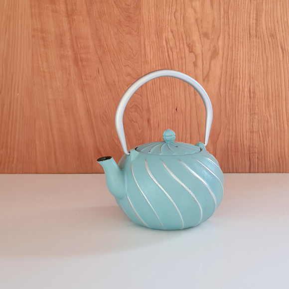 Tetera Bolton Celeste con Filtro 0.8 Litros