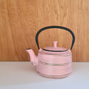 Tetera Bolton de Fierro Fundido Rosada con Filtro 0.75 Litros-1