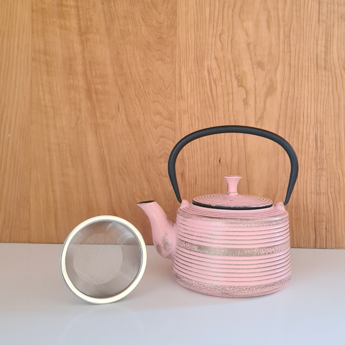 Tetera rosada con filtro 0.75 litros