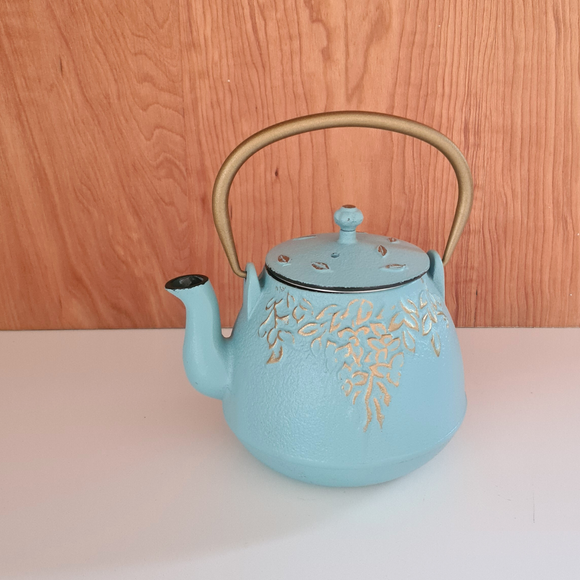 Tetera Bolton Celeste con Filtro 0.9 Litros