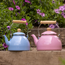 Tetera Bolton Enlozada Rosada con Asa de Madera 2.5 Litros-2