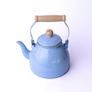 Tetera Bolton Enlozada Celeste con Asa de Madera 2 Litros-1