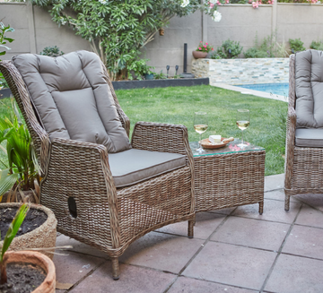 Set de 2 Sillones Bolton Reclinables con Mesa New Castle