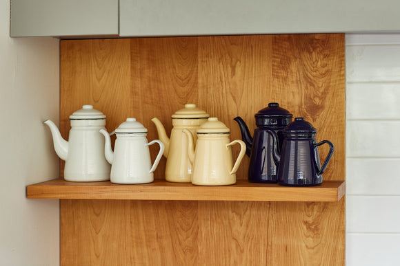 Jarra Bolton de Té Enlozada Color Blanco 1.25 y 2 Litros